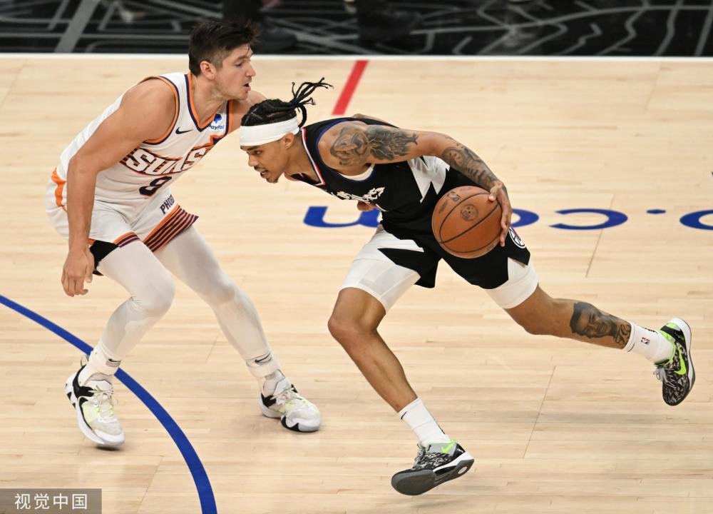 赛场后依然 赛场后依然